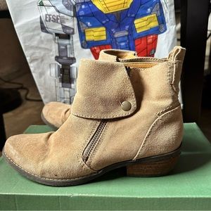 Nine West Suede ankle boot